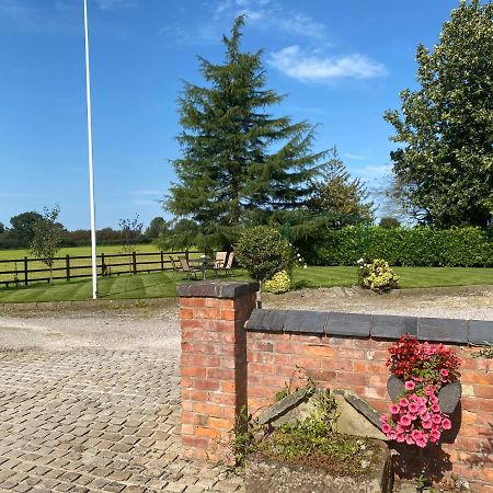 Bank Farm Cottages Нантуич Екстериор снимка